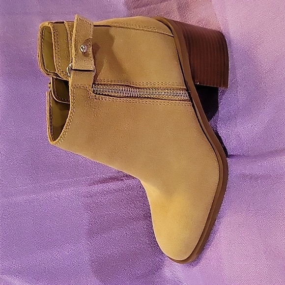 Aldo Leather Tan Ankle Boots - Picture 6 of 6